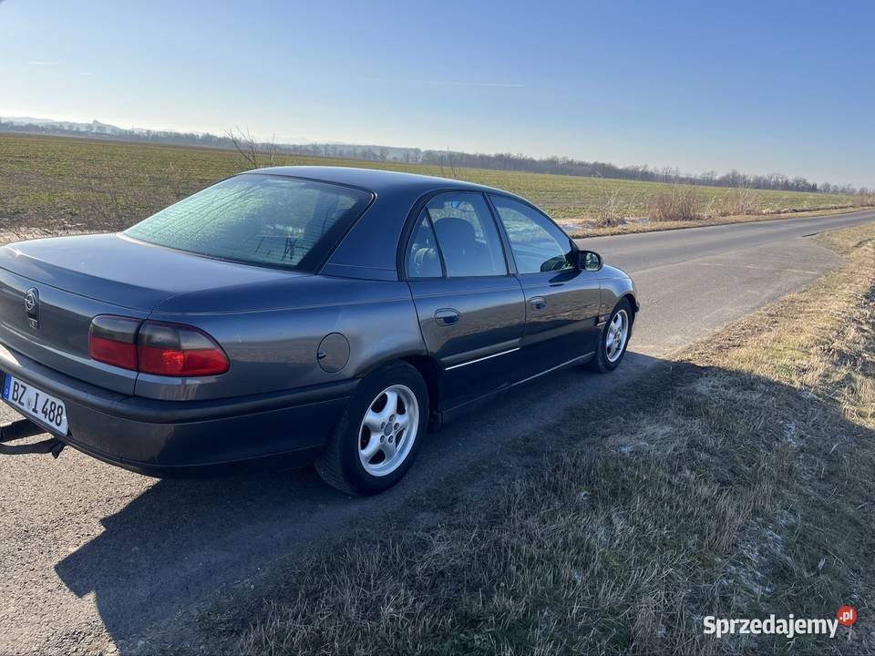 Opel Omega 20 Benzyna szary Zagrodno