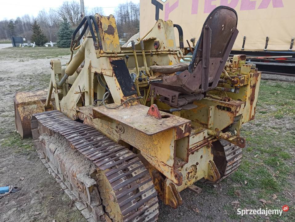 Spycharka gąsienicowa Massey Ferguson Rok produkcji 1900 lubelskie Chełm