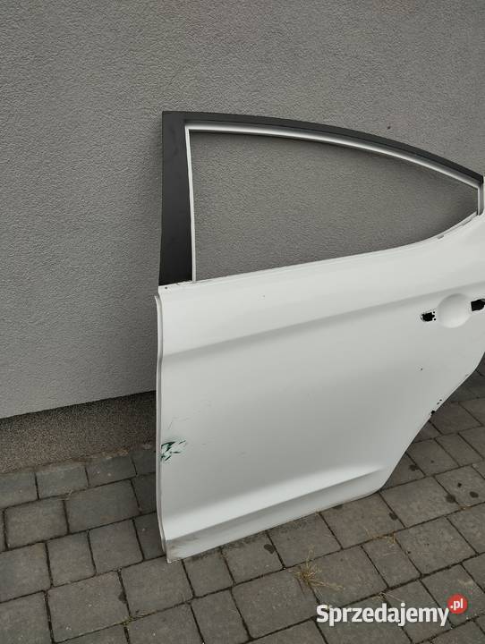 Hyundai Elantra VI 17 drzwi lewy tył