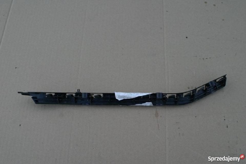 MERCEDES C KLASA W204 SEDAN ŚLIZG ZDERZAKA LEWY Bieleń