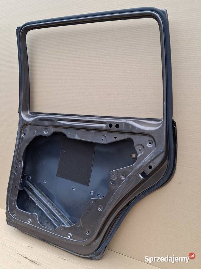 VW TOURAN I DRZWI PRAWE TYLNE PRAWY TYŁ osobowe Bieleń