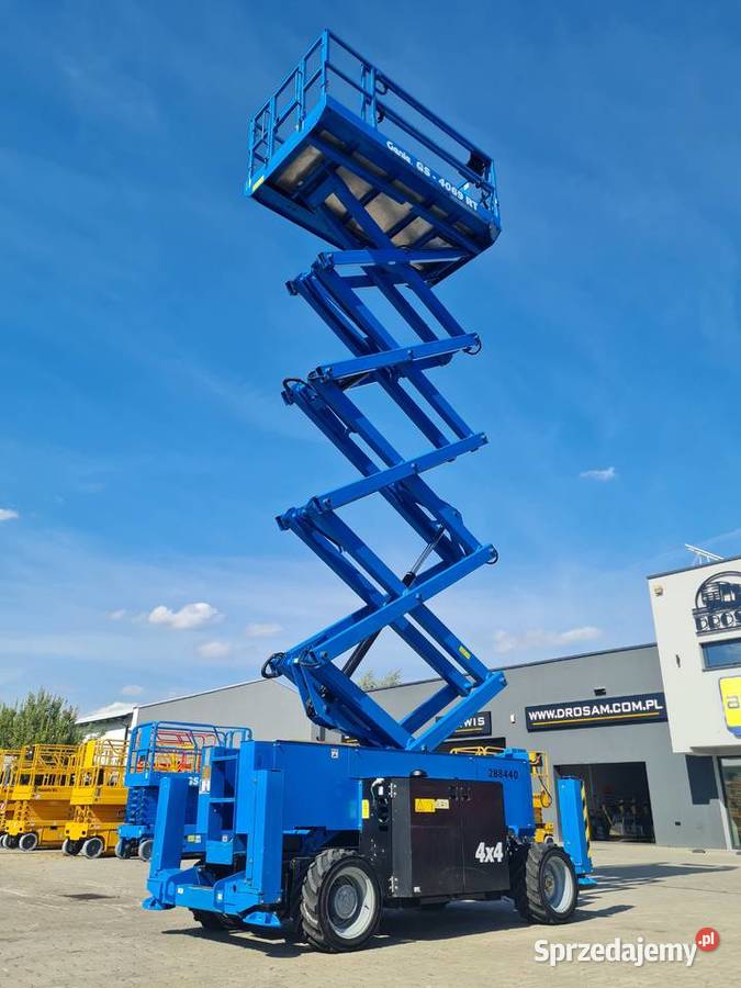 Genie GS4069 RT podnośnik nożycowy spalinowy Rok produkcji 2015