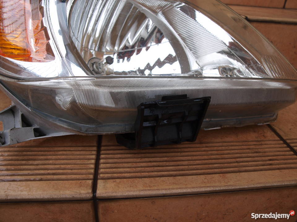 Toyota Hilux Lampa prawa 2005 2012r europa Kalisz sprzedam
