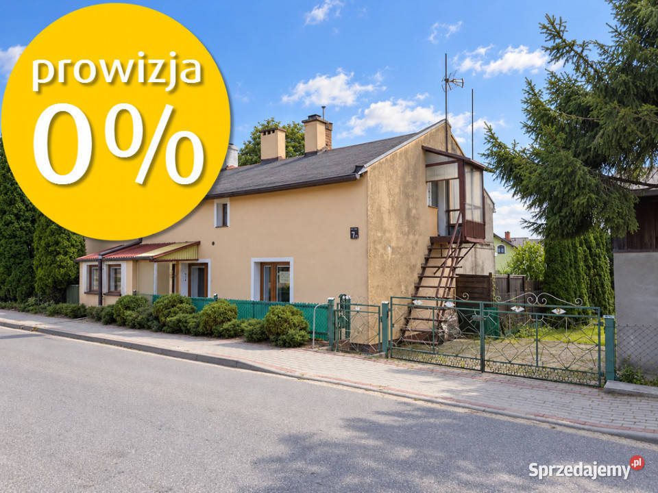 Dom w centrum Nowej Wsi z zabudowaniami Nowa Wieś