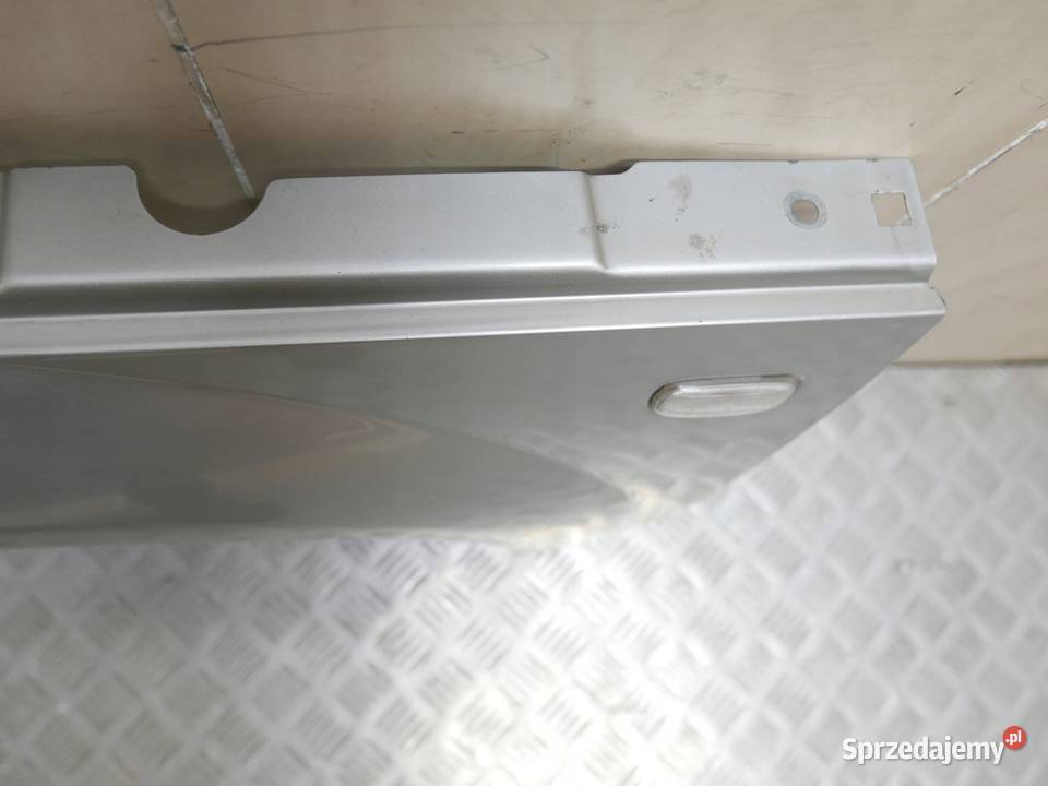 AUDI A8 D2 9902 BLOTNIK LEWY PRZOD LY7W Przemęt sprzedam