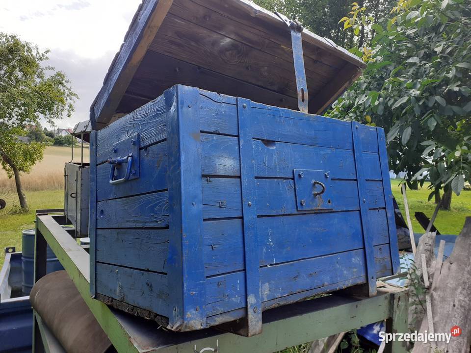 Stara drewniana skrzynia z okuciami LOFT pomorskie