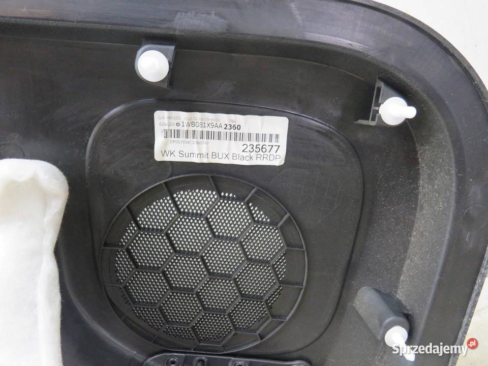 BOCZEK TAPICERKA DRZWI PRAWY TYŁ JEEP WK2 osobowe Tapicerki samochodowe