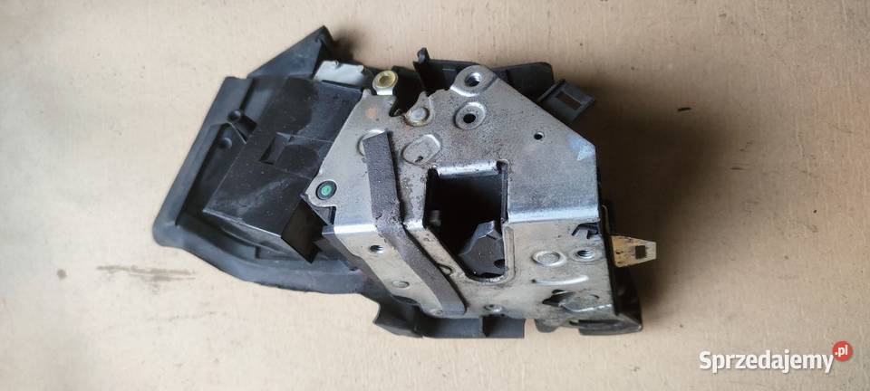 Zamek drzwi lewy przód BMW 5 E39 Pawłowice
