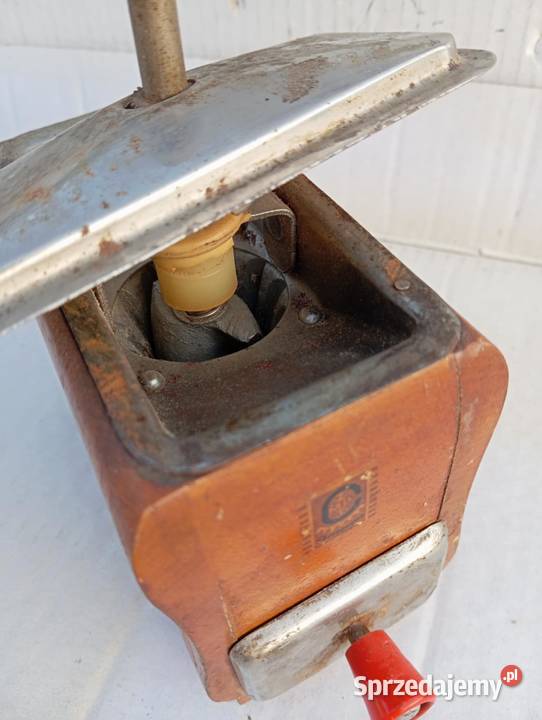 MŁYNEK RĘCZNY ZMPT CZĘSTOCHOWA PRL Niemodlin