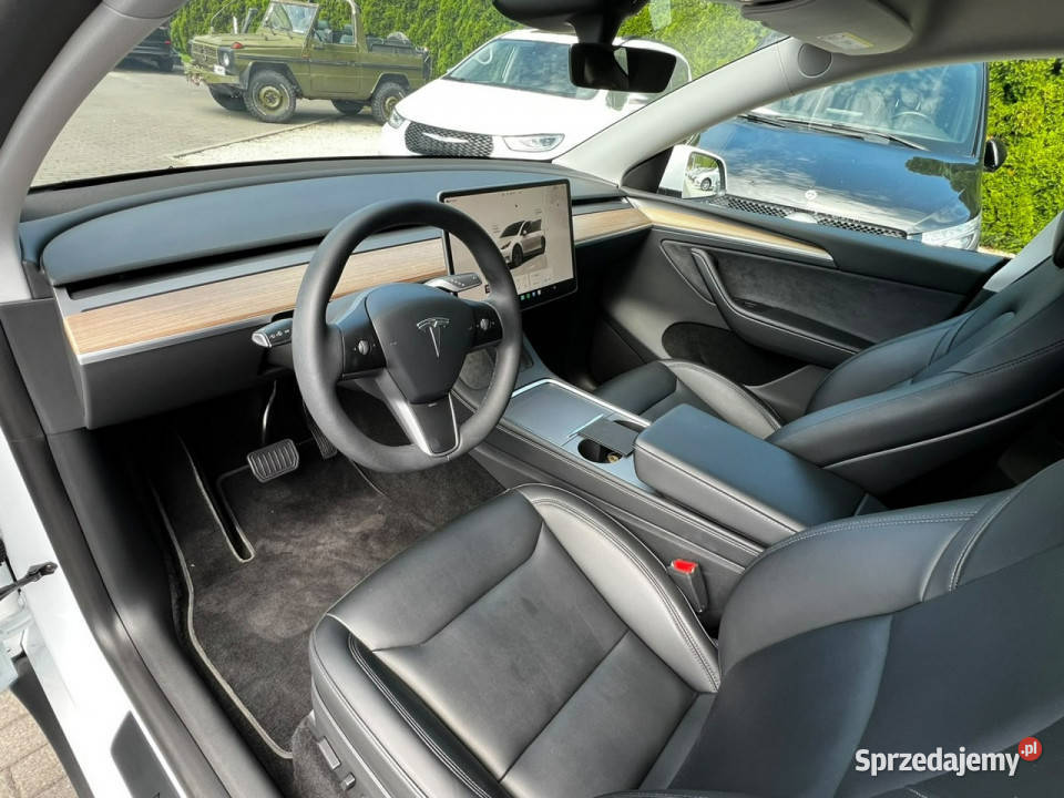 Tesla Y Longe Range RWD centralny zamek Baranowo