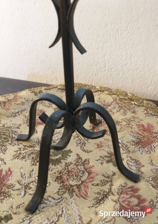Metalowy kuty świecznik z ub wieku Krotoszyn sprzedam