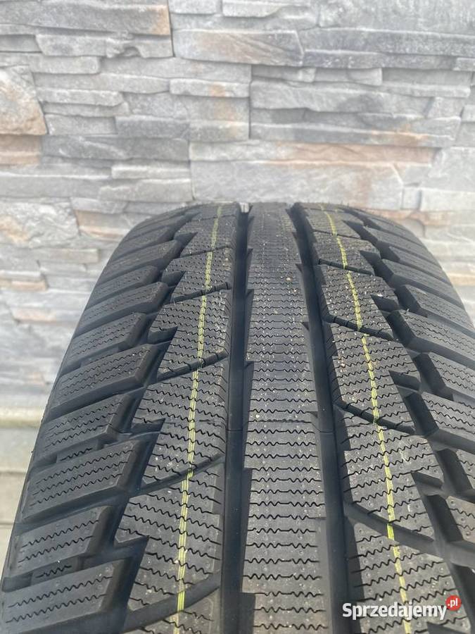 Opony zimowe 4x4 Fortuna Winter 26570R16 nowe