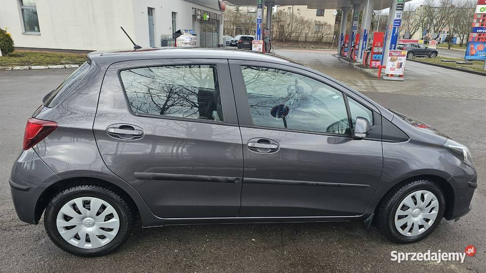 Toyota Yaris wersja Premium dodatkowo Pakiet Tomaszów Mazowiecki