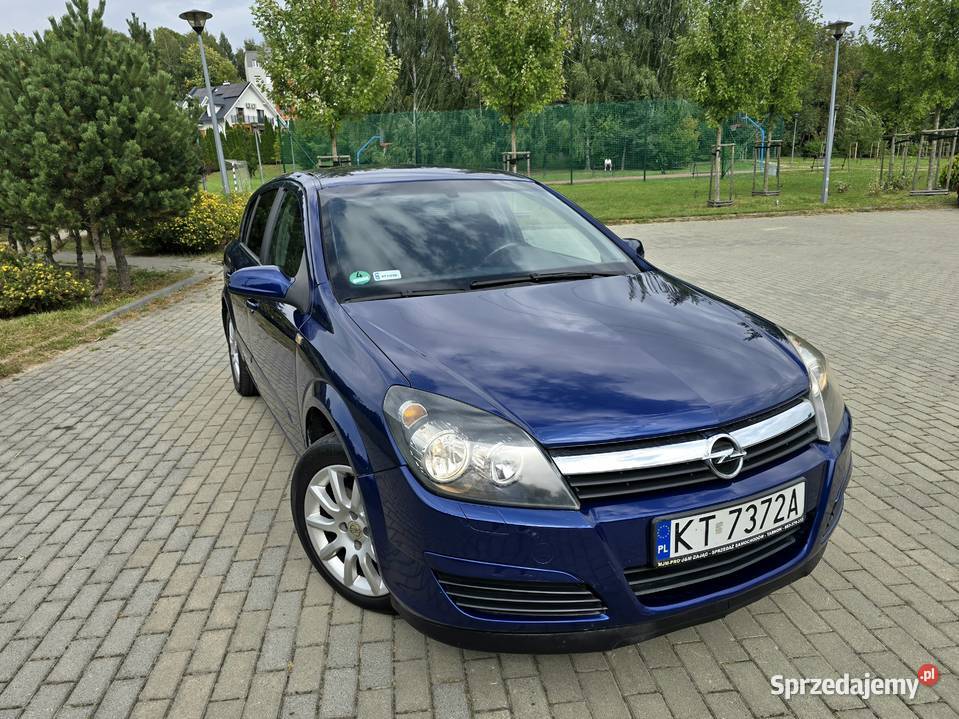 Opel Astra H 16 BENZYNA klima HAK nowy rozrząd Rok produkcji 2004 Rzeszów