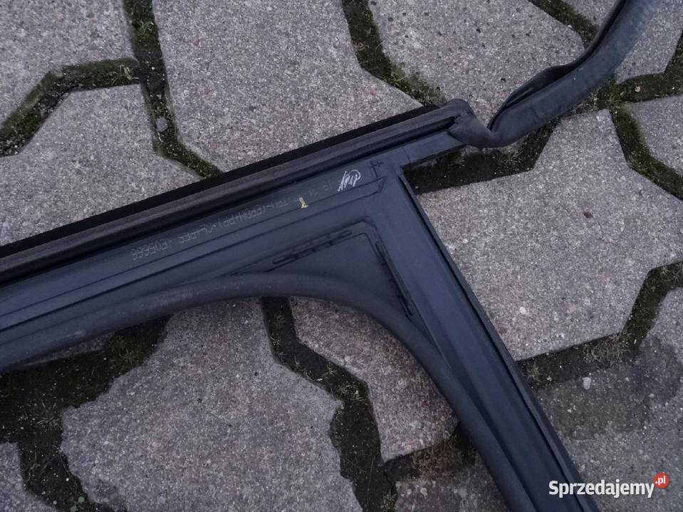 3V5845209BS SKODA SUPERB USZCZELKA SZYBA DRZWI osobowe Przemęt