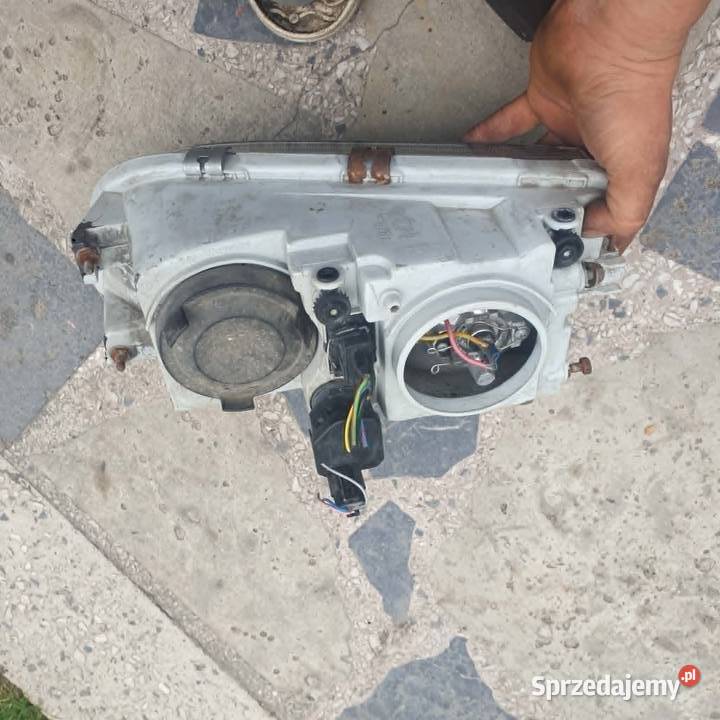 Lampa przednia prawa prawy przód Volvo s40 v40 Kraków sprzedam