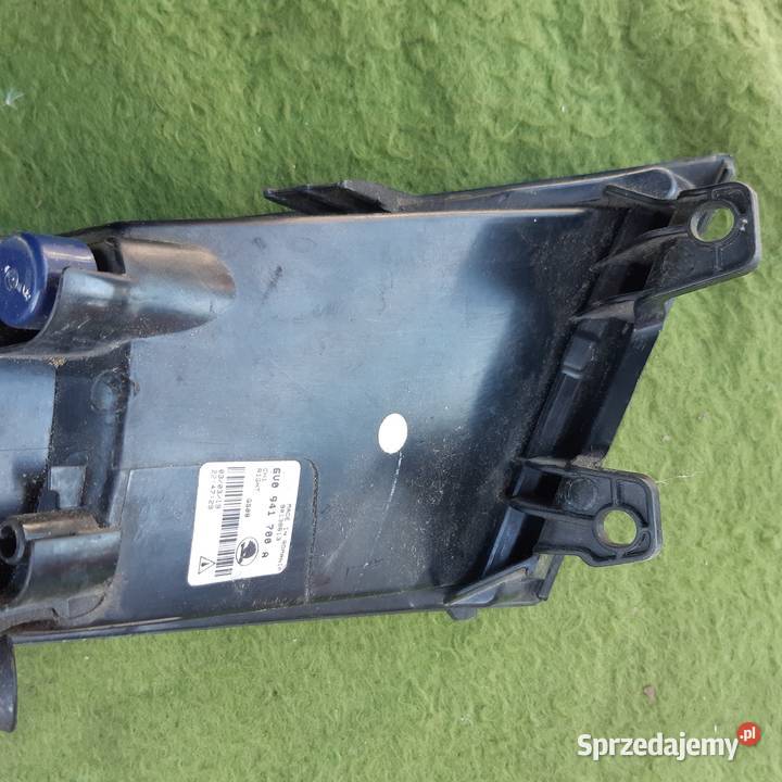 SKODA FABIA III 6V0941700A Halogen prawy Pozostałe Oświetlenie Dębno