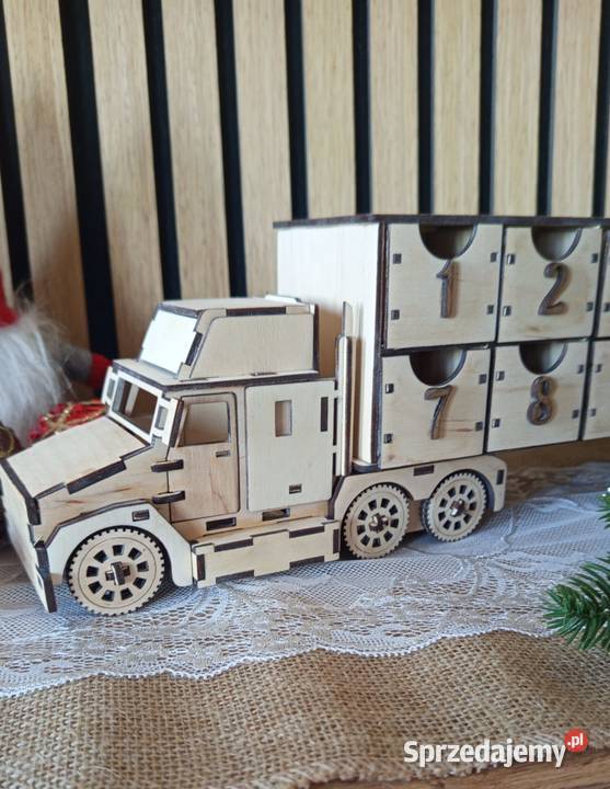 Kalendarz adwentowy CIĘŻAÓWKA