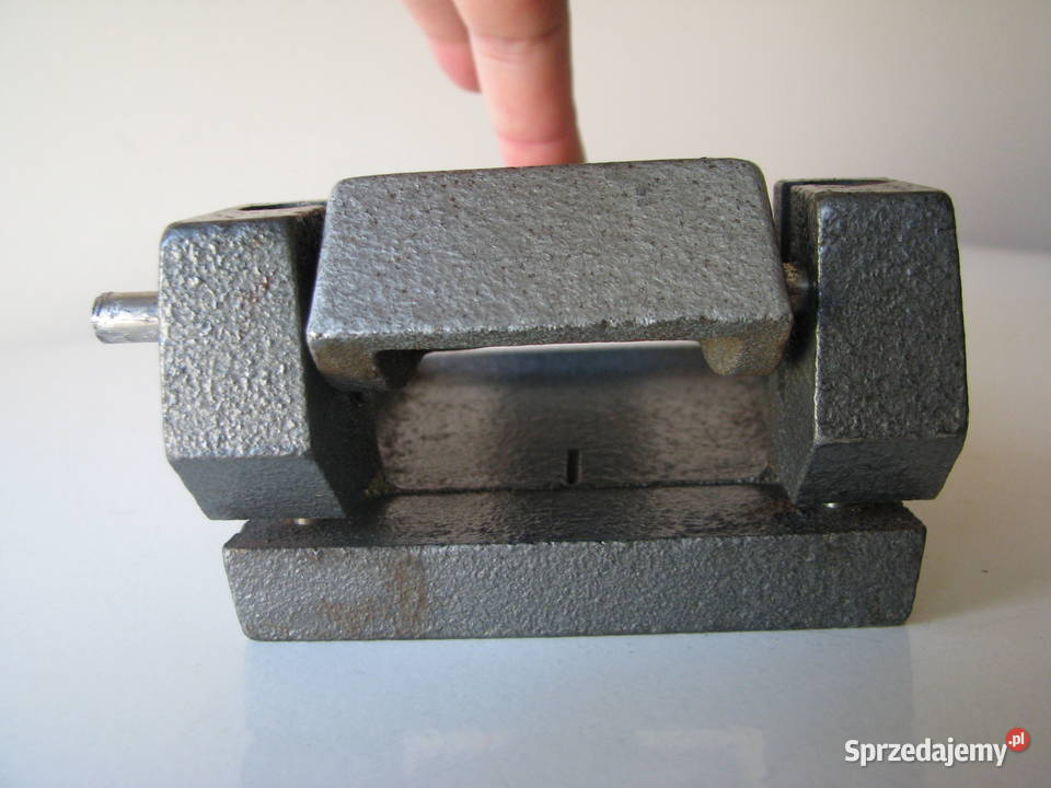 Stary solidny duży żeliwny dziurkacz PRL Antyki Brzegi