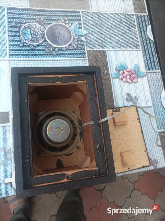 Stara kolumna z głośnikiem szerokopasmowym Słuchawki i głośniki Płock sprzedam