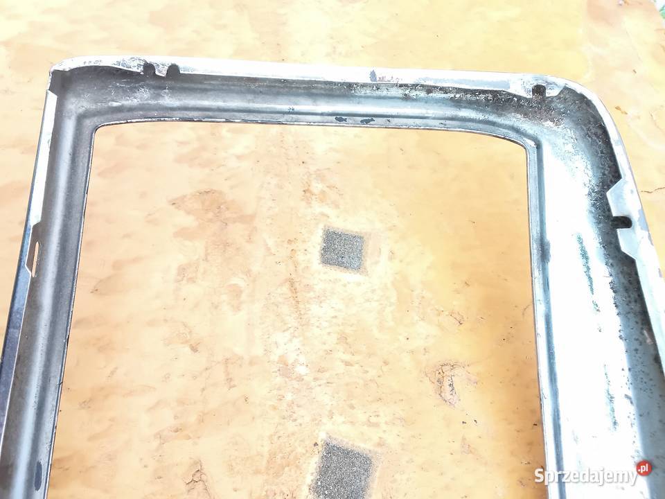 Atrapa grill Mercedes 123