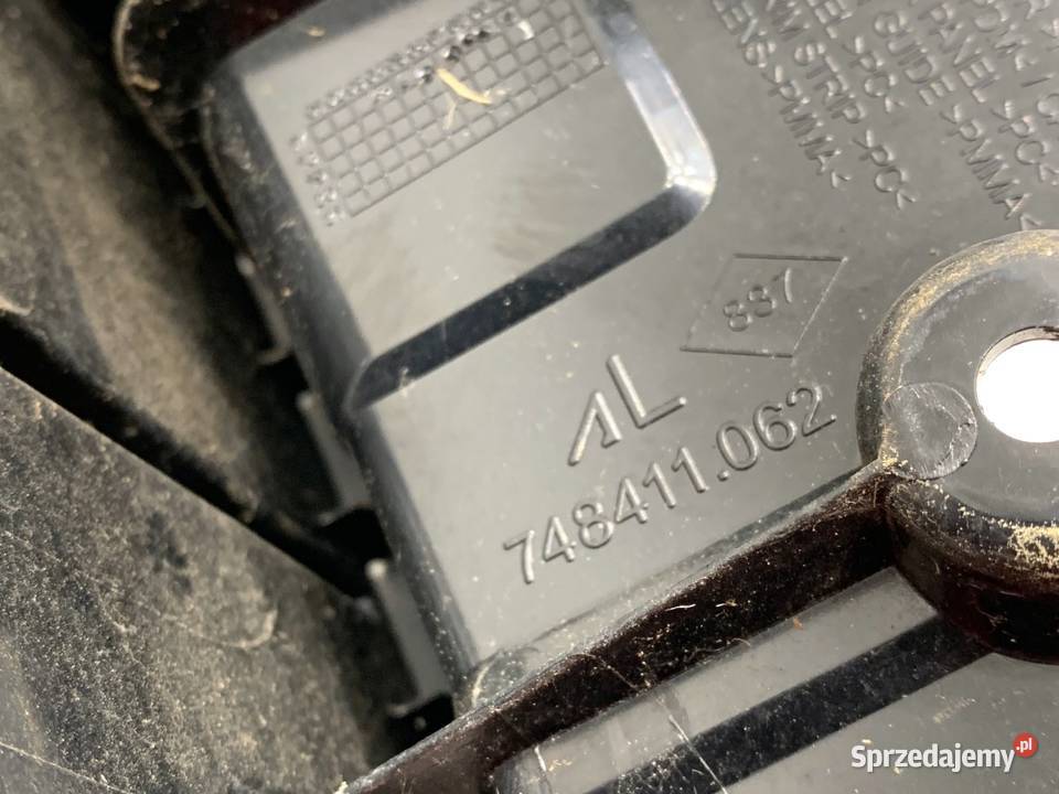 LAMPA PRAWY TYŁ RENAULT CAPTUR I 748411062