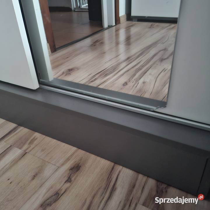 sprzedam szafę dwudrzwiową z lustrem Dom i Ogród małopolskie Chrzanów