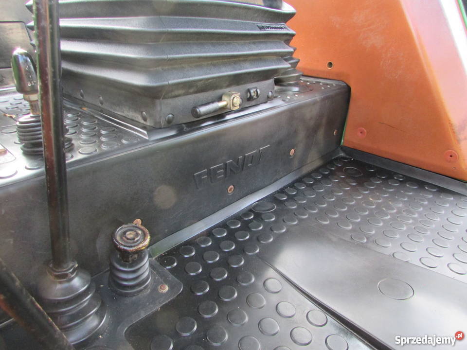 Ciagnik FENDT 305 LS Turbomatik Farmer z Austrii Amortyzacja przedniej osi