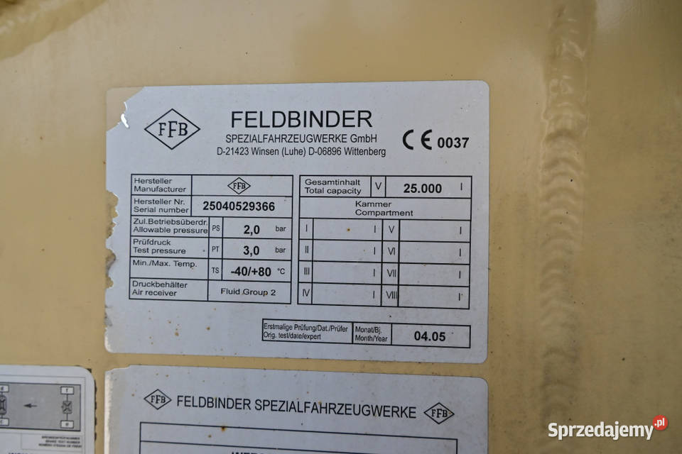 Przyczepa do paszy do sypkich komorowa silos Rok produkcji 2012 sprzedam