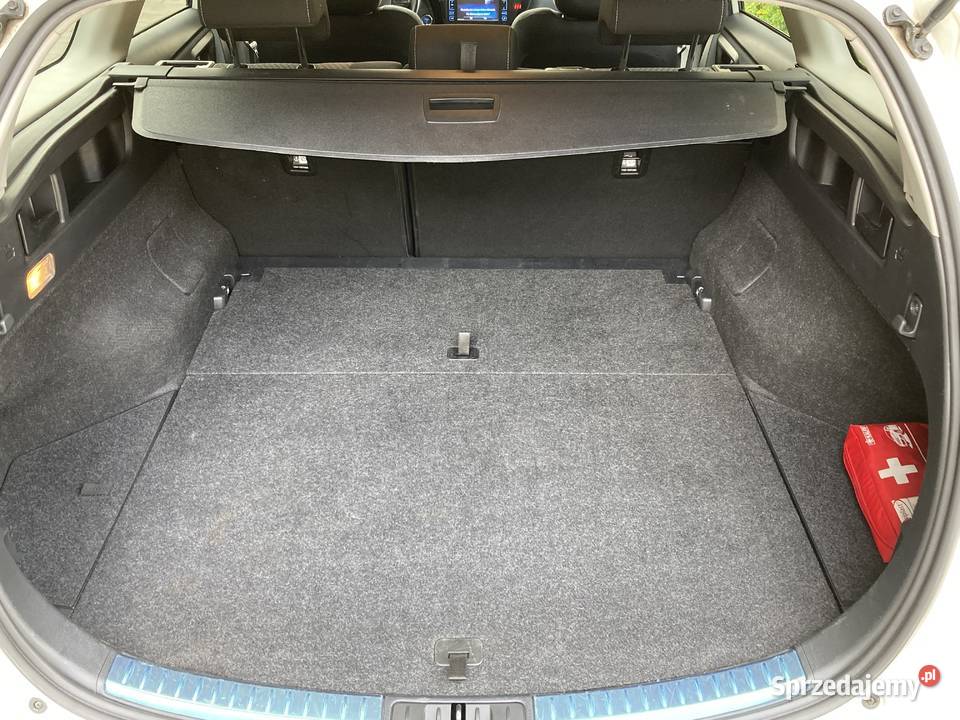 Toyota Auris Hybrid 135 Premium Warszawa