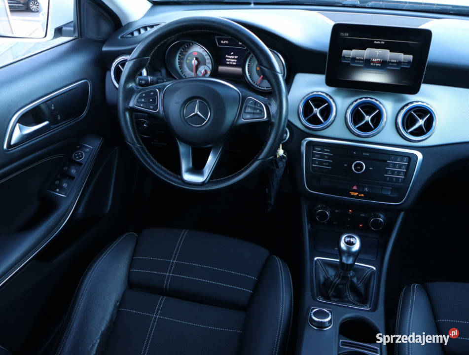 Mercedes GLA GLA 180 wielofunkcyjna kierownica GLA Samochody osobowe Piaseczno