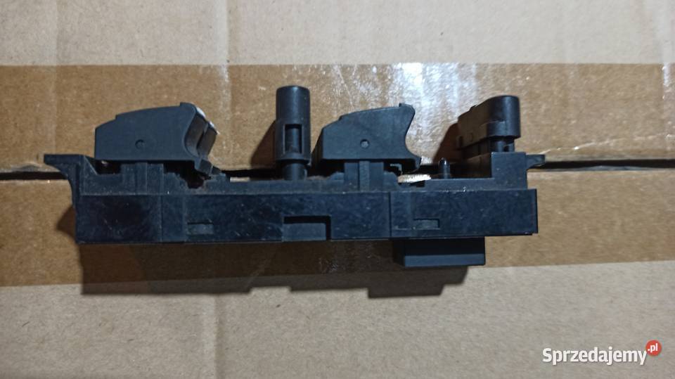 Przełącznik panel szyb Passat B5 Golf IV Seat osobowe Dębica sprzedam