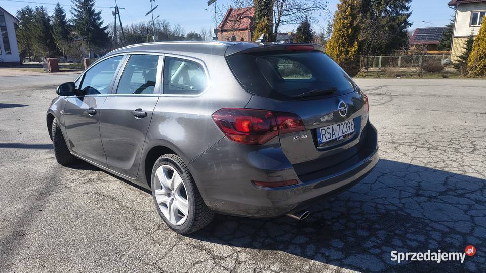 Opel Astra J 14 T 2010 Sportstourer nieuszkodzony podkarpackie Szczawne