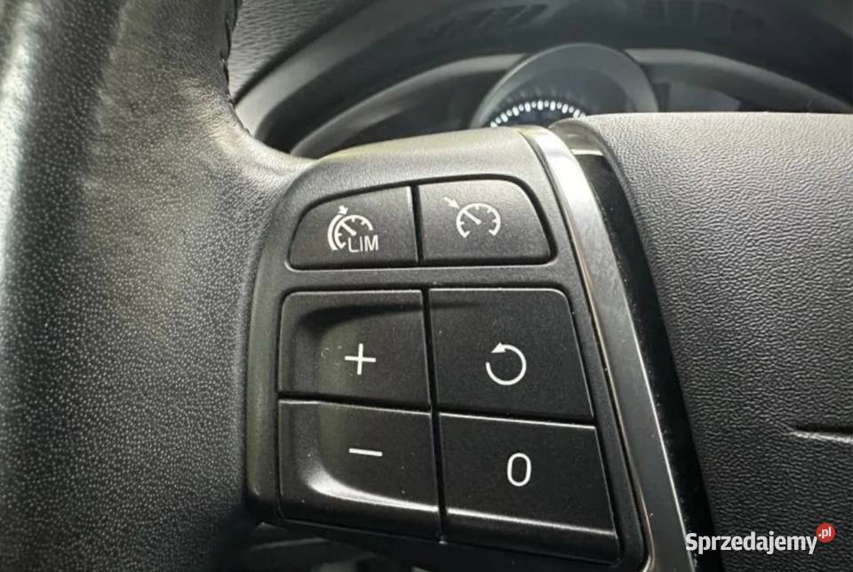 Volvo V40 Cross Country manualna