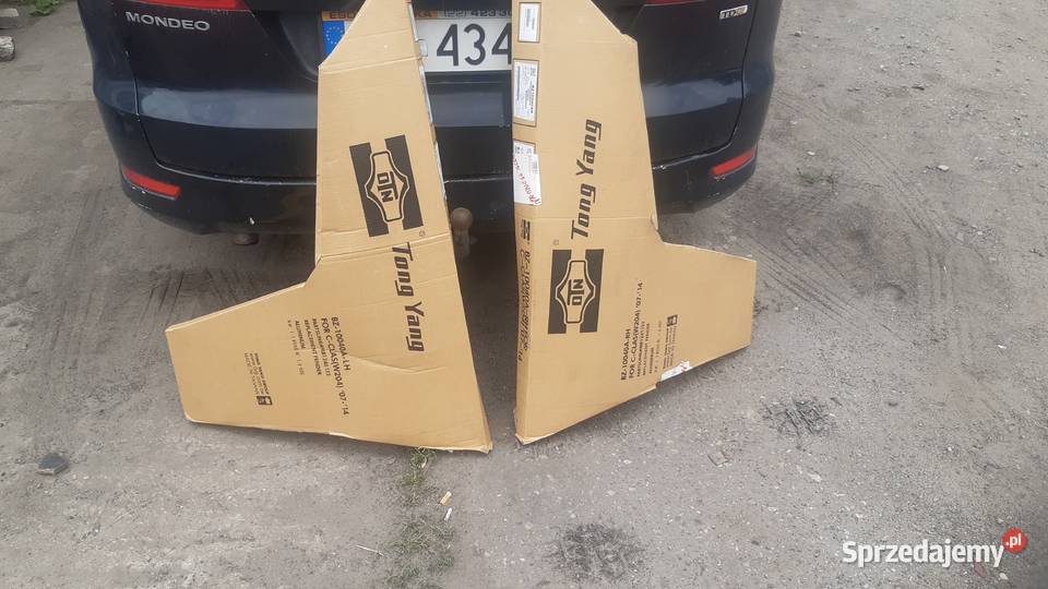 Mercedes Cklasa W204 błotnik przedni nowy Warszawa