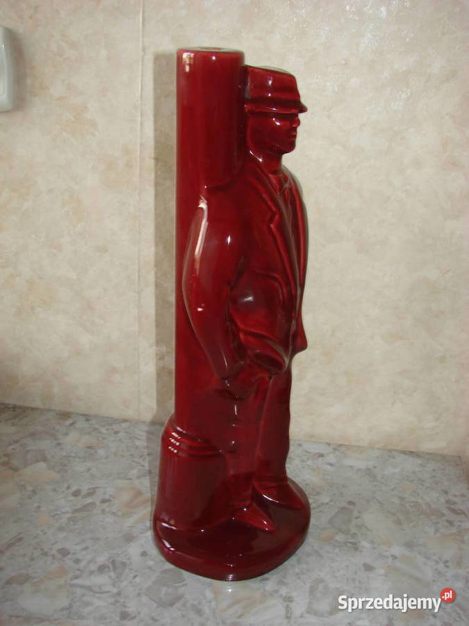 Mężczyzna pod latarnią podstawa lampy Pruszcz Gdański