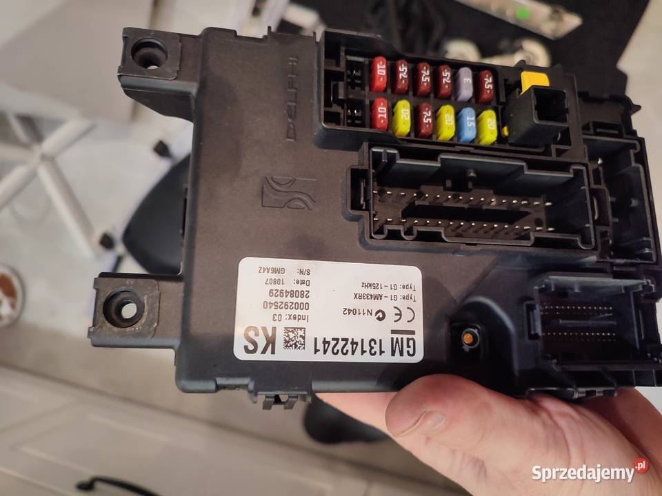 Skrzynka bezpieczników bsi 13142241 opel corsa d osobowe Części samochodowe Garwolin