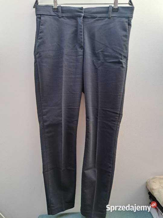 Eleganckie czarne spodnie damskie HM 42 L Trąbki Wielkie