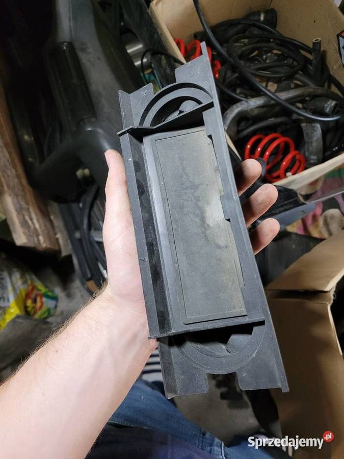 Zaślepka bagażnika odpowietrzenie klapy klapka sprzedam