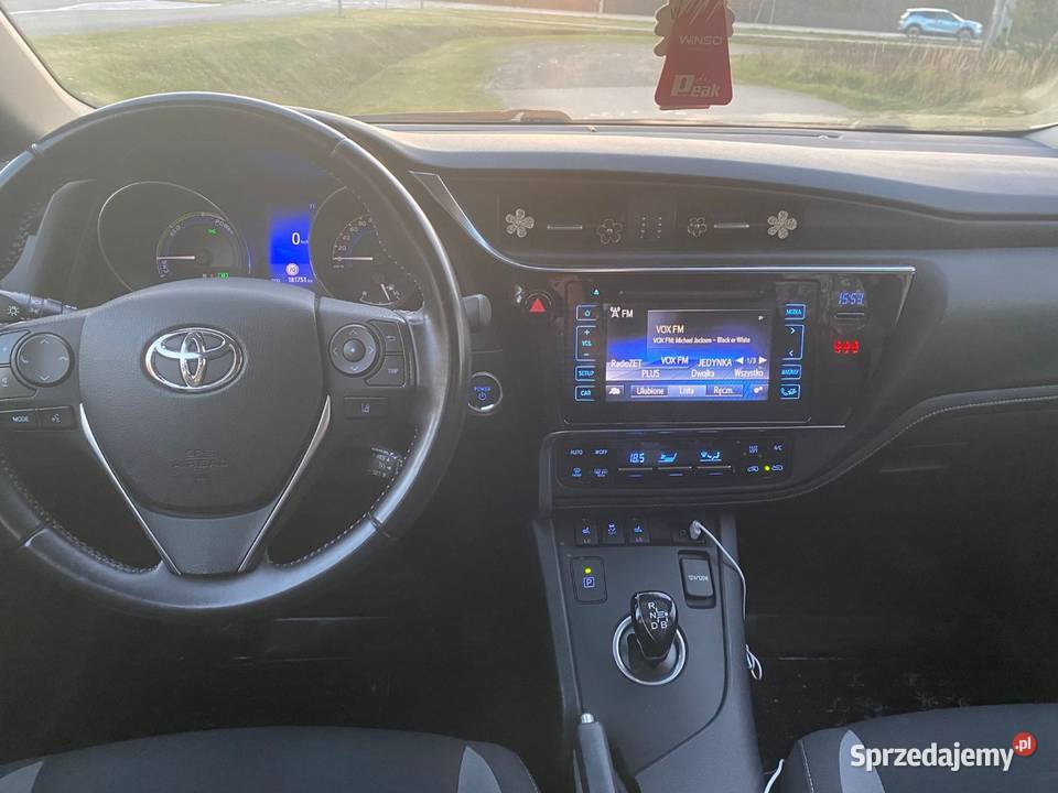 Toyota Auris 18 HYBRYDA Polift Radom