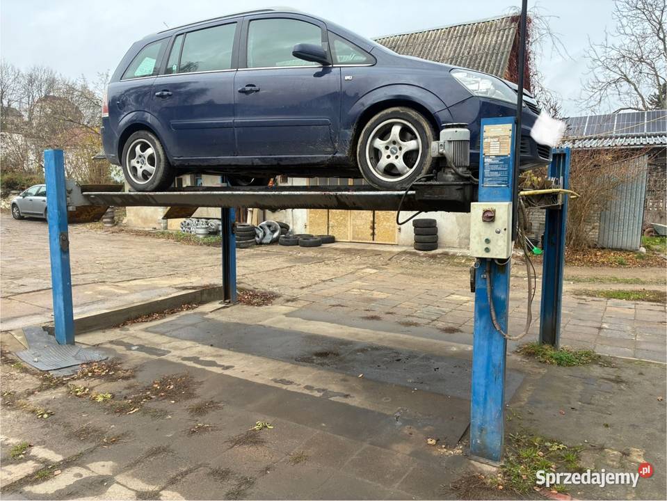 Podnośnik samochodowy czterokolumnowy 35 T Góra Puławska