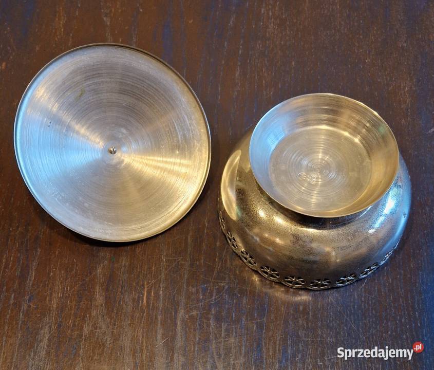 Cukiernica z pokrywką z metalu z lat 70tych PRLu Lublin