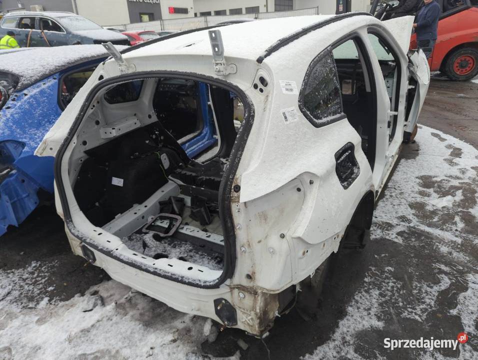 KAROSERIA ĆWIARTKA BŁOTNIK PRÓG DACH PODŁUŻNICA Motoryzacja