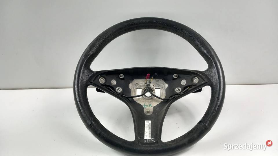 MERCEDES W204 KIEROWNICA SKÓRA ŁOPATKI osobowe