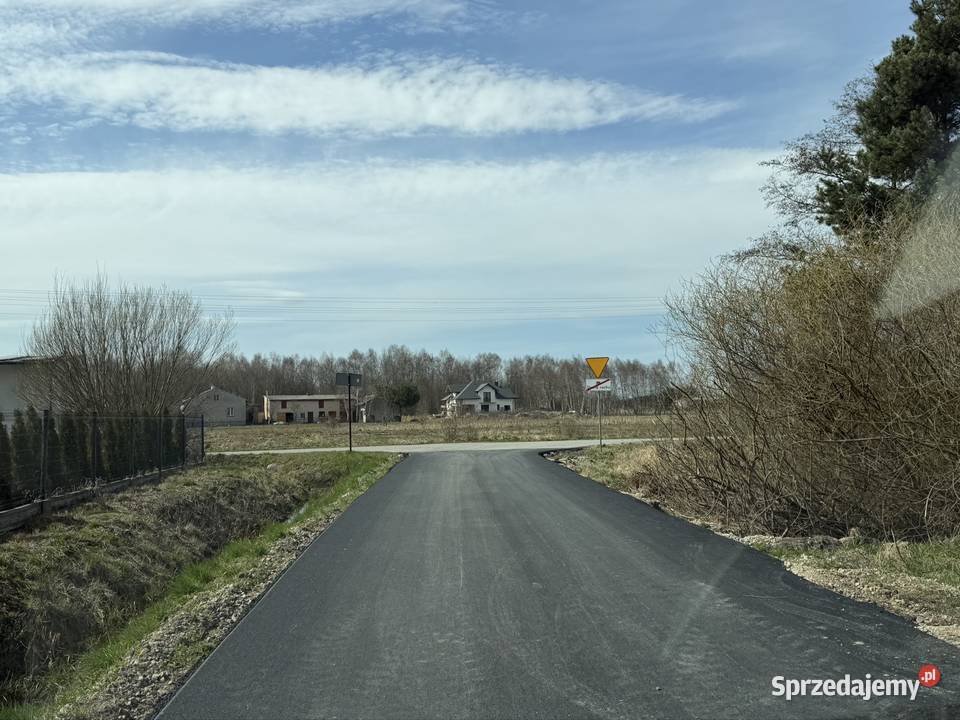 Szeroka działka budowlana 1342 m2 Radomsko