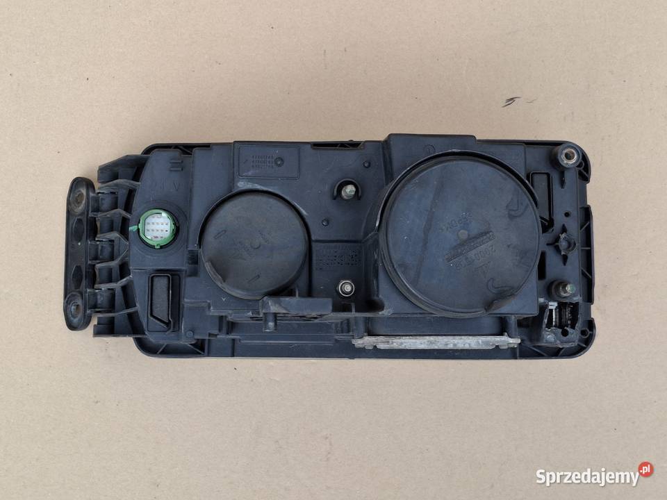 IVECO STRALIS EUROCARGO REFLEKTOR PRAWY LED Bieleń