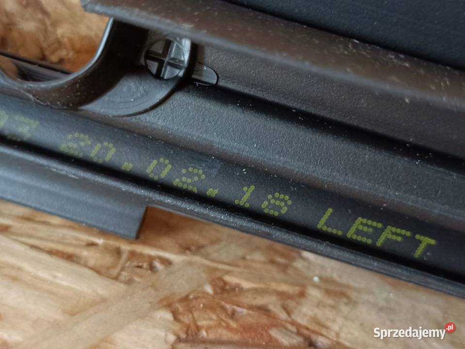MERCEDES C W205 LISTWA ZGARNIAJĄCA SZYBY DRZWI Pleszew