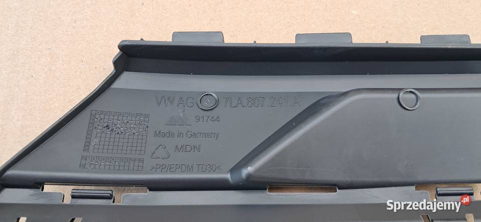 VW T6 ZAŚLEPKA HAKA W ZDERZAK PRZÓD 7LA807241A Trzciel