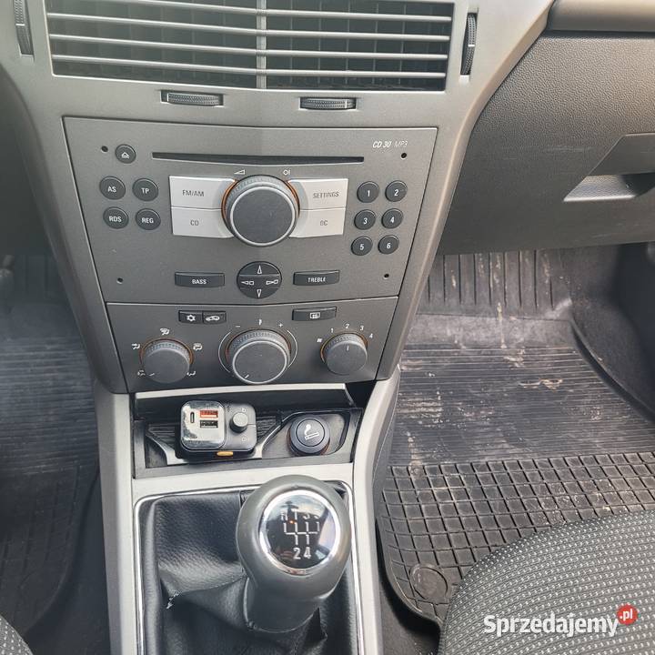 Opel Astra h 14 benzyna 2004r klima srebrny Dunajek sprzedam