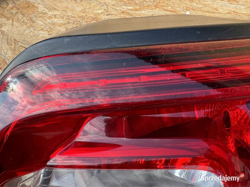 Lampa tył tylna prawa rh ds3 9808415380 wielkopolskie Międzychód
